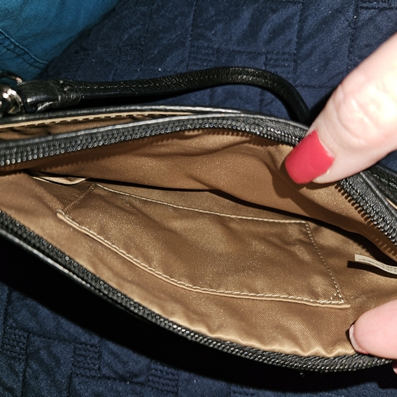 Coach wristlet - Picture 3 of 3